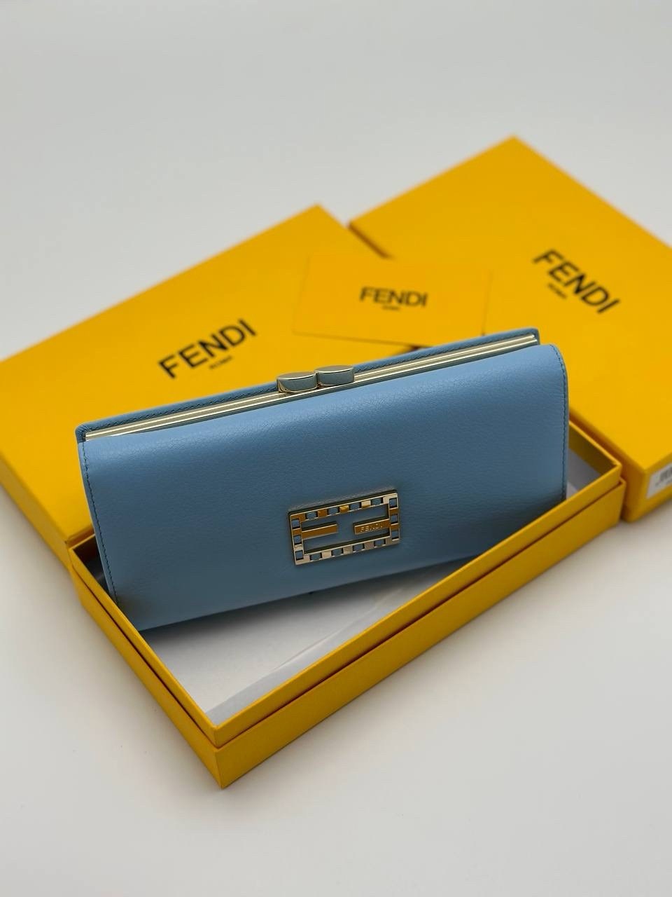 кошелек фенди женский,кошелек fendi,fendi женский кошелек,брендовый кошелек fendi,кошелек фенди