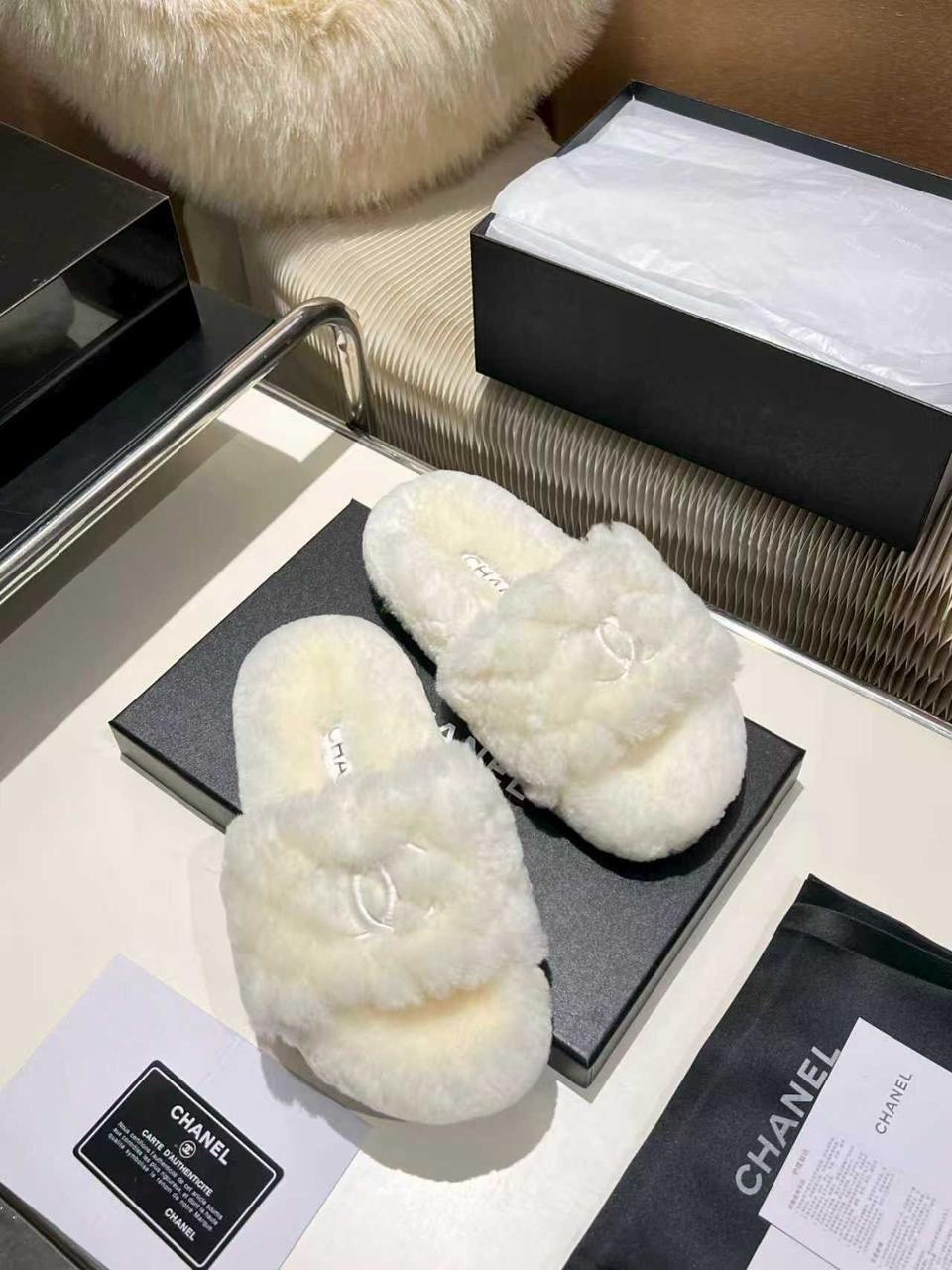 chanel шлепанцы женские,женские меховые тапочки,меховые тапочки,шлепанцы chanel,домашние тапочки женские