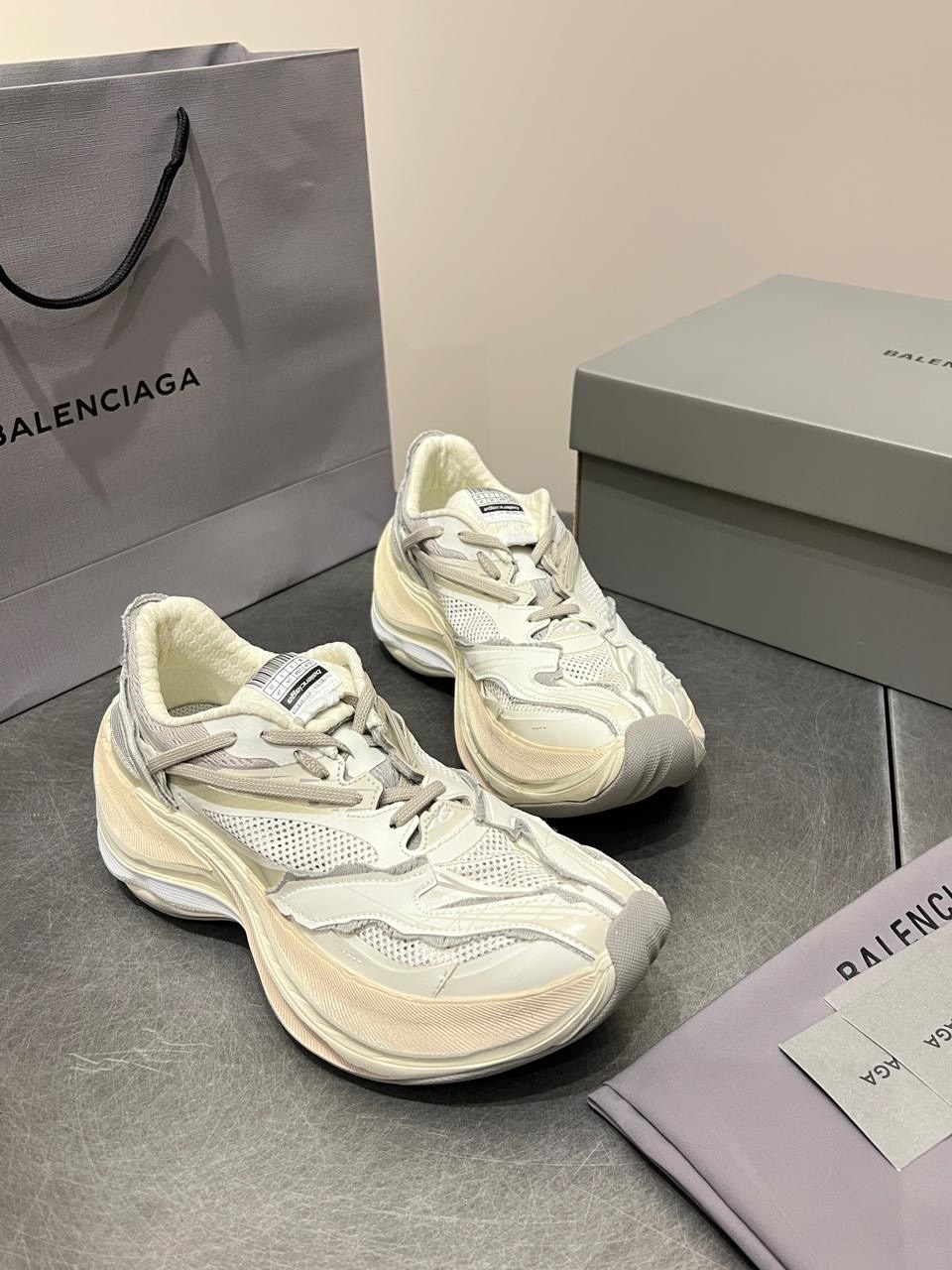 кроссовки balenciaga,кроссовки женские balenciaga,баленсиага ,мужские и женские кроссовки,кроссовки модные