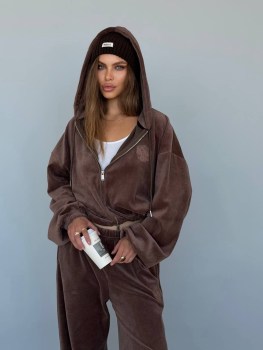 Костюм