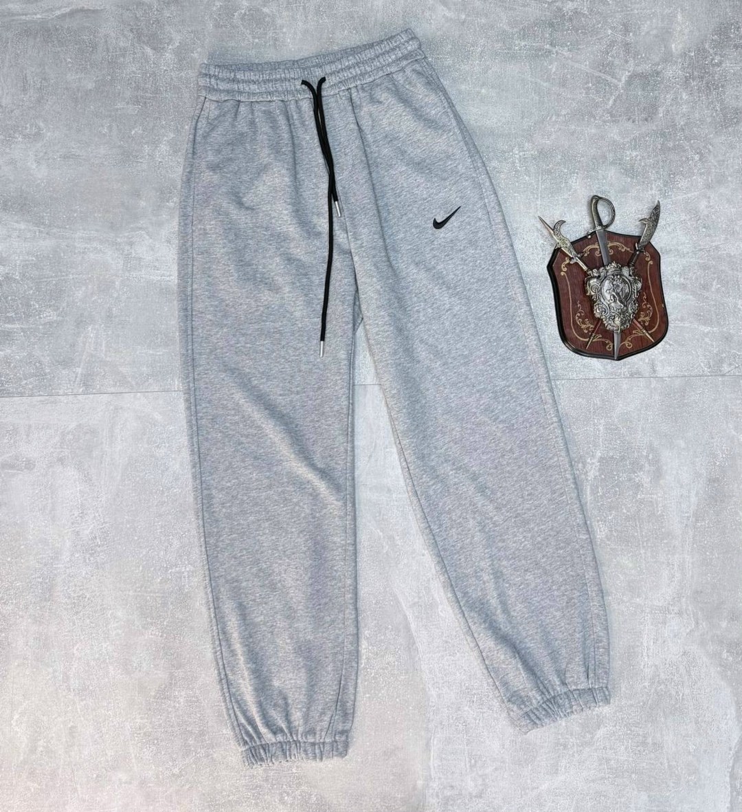 спортивные штаны nike,брюки спортивные nike,спортивные брюки,спортивные штаны серые,штаны спортивные мужские nike