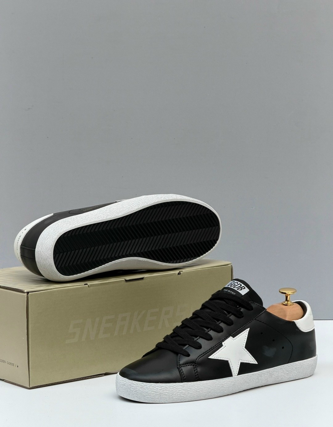 кроссовки golden goose,адидас бейп кроссовки,кроссовки golden goose superstar,golden goose кеды hi star на платформе черный,golden goose deluxe brand черные кожаные кеды superstar с белой звездой