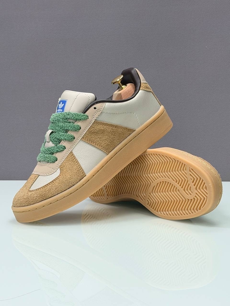 ,кроссовки adidas,женские кроссовки,брендовые кроссовки,мужские и женские кроссовки