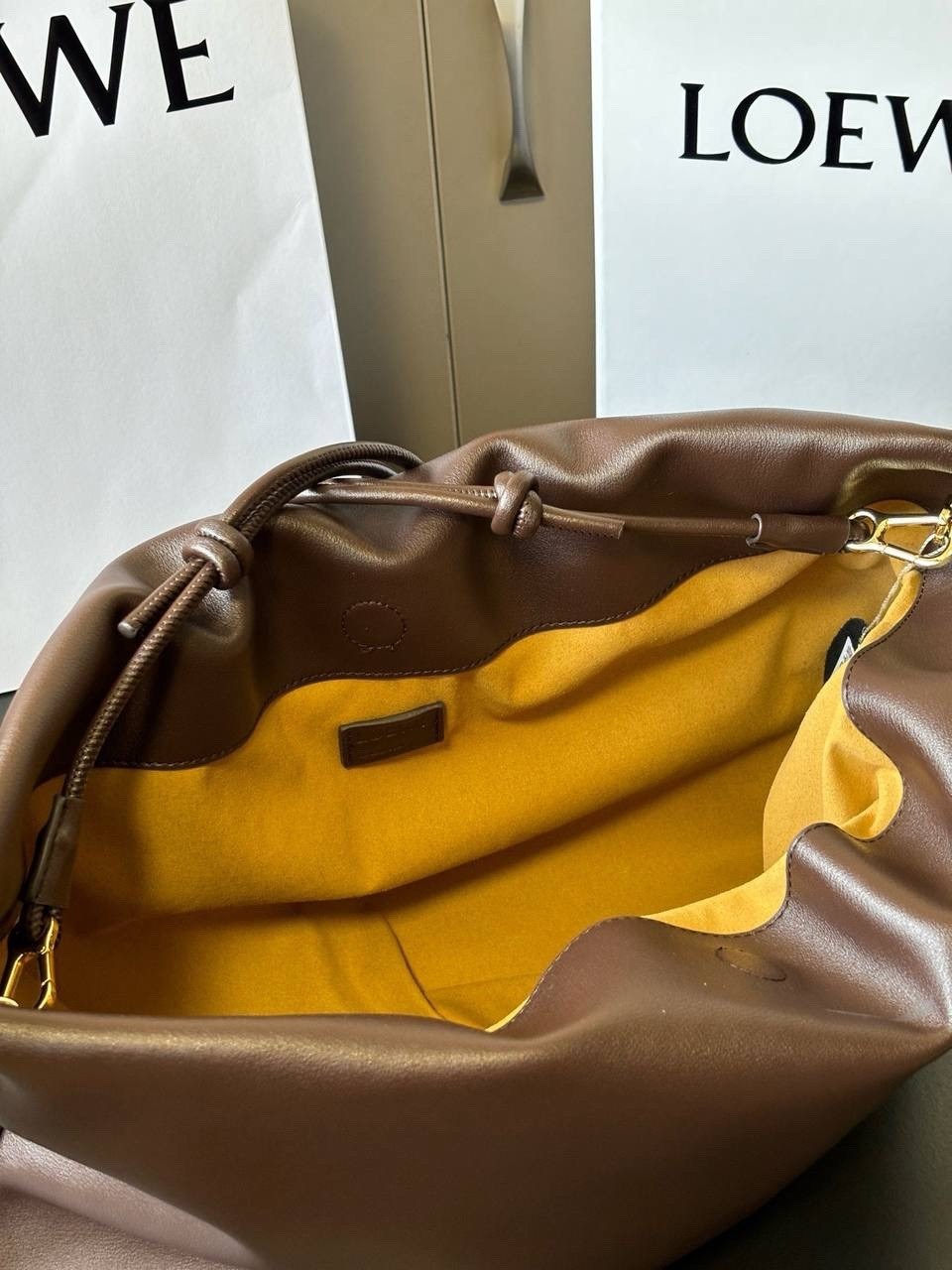 сумка loewe,сумка loewe 30-20 см натуральная кожа,сумка женская loewe кожаное облако,сумка loewe flamenco purse,loewe сумка-мешок