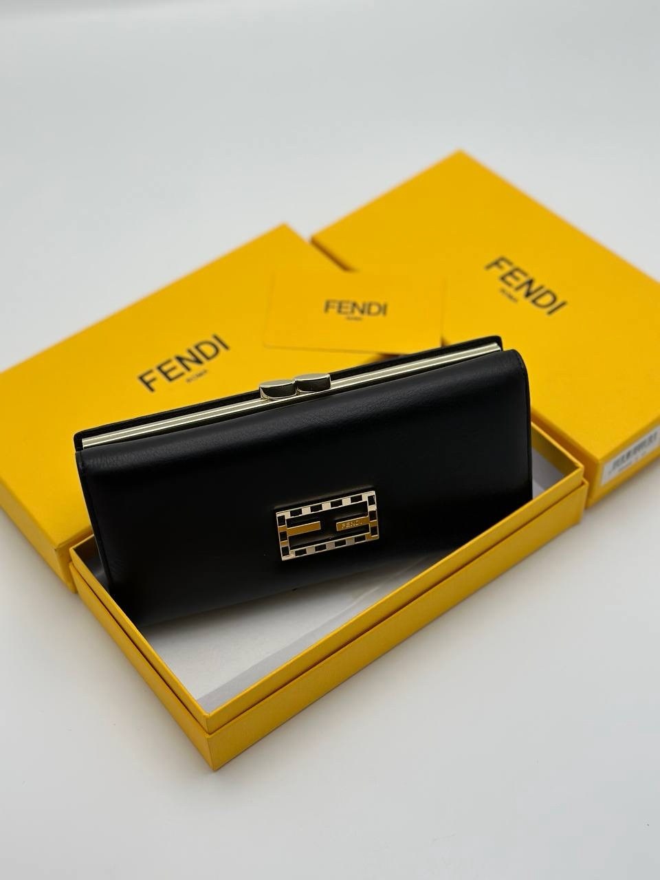кошелек фенди женский,кошелек fendi,fendi женский кошелек,брендовый кошелек fendi,кошелек фенди
