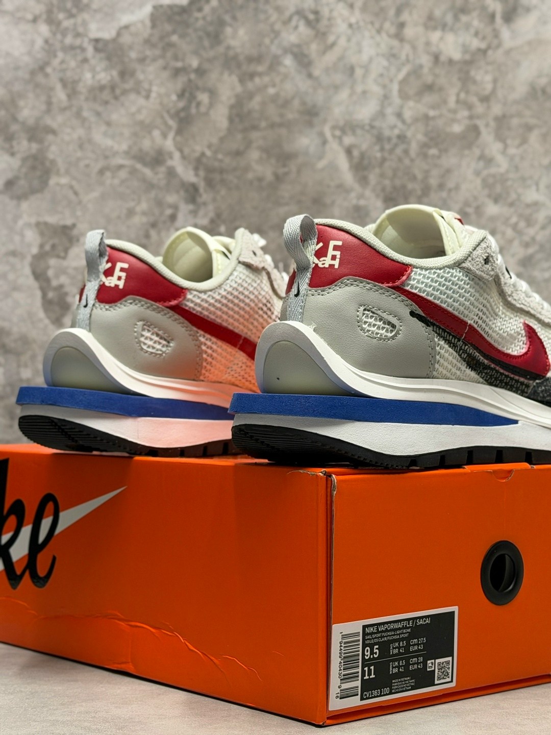 sacai nike vaporwaffle black white,sacai x nike vaporwaffle black white,sacai x nike vapowaffle black white,кроссовки nike sacai x vapowaffle black white черный,nike sacai vaporwaffle black