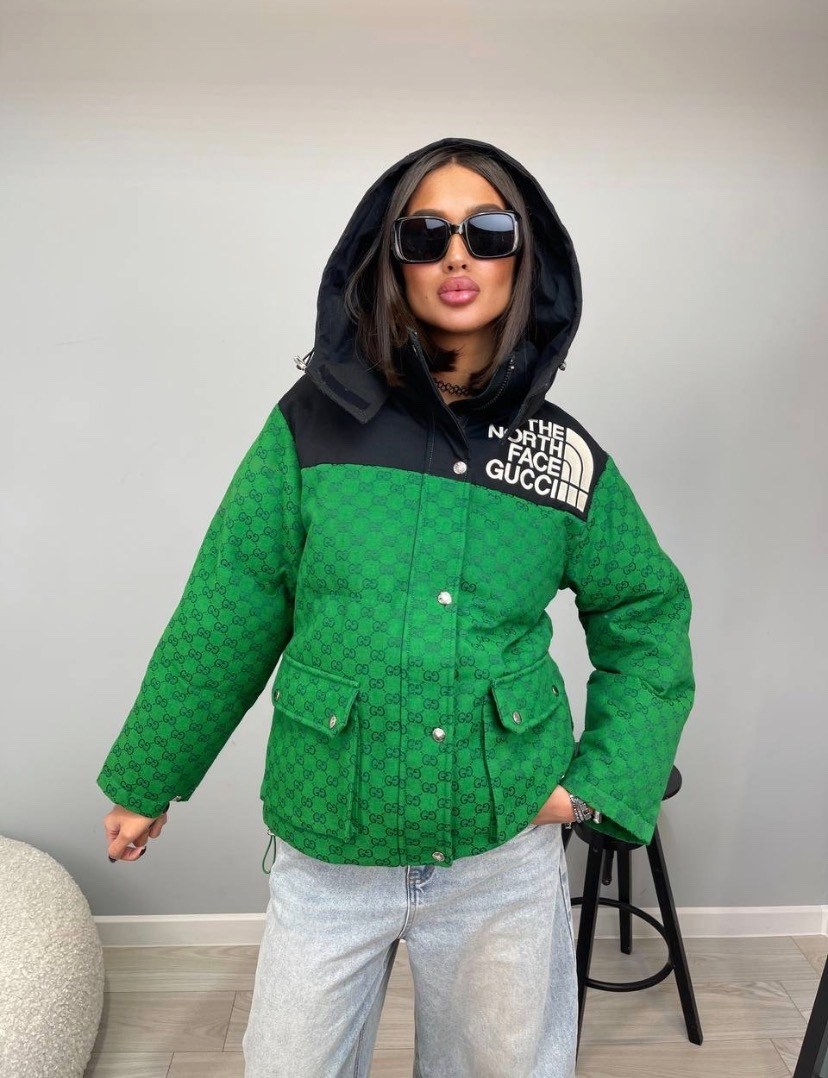 the north face gucci куртка зеленая,стеганая куртка gucci the north face x gucci,куртка gucci,куртка с монограммой gucci x the north face размер xl,куртка женская