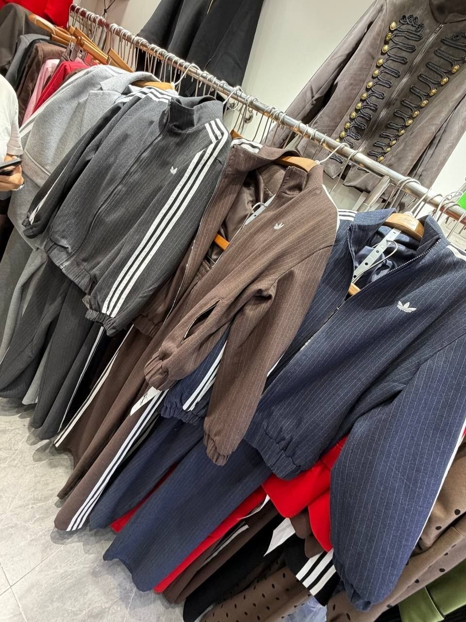 спортивный костюм adidas originals,костюм спортивный адидас,спортивный костюм adidas,костюм адидас,комплект одежды adidas sportswear