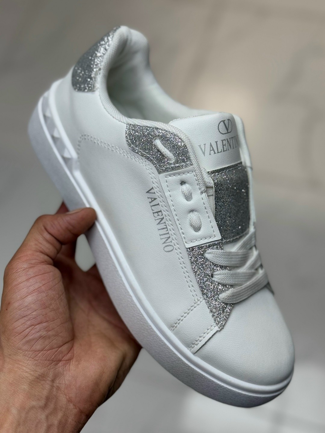 ,кеды valentino,valentino кроссовки,кроссовки женские valentino,кеды валентино