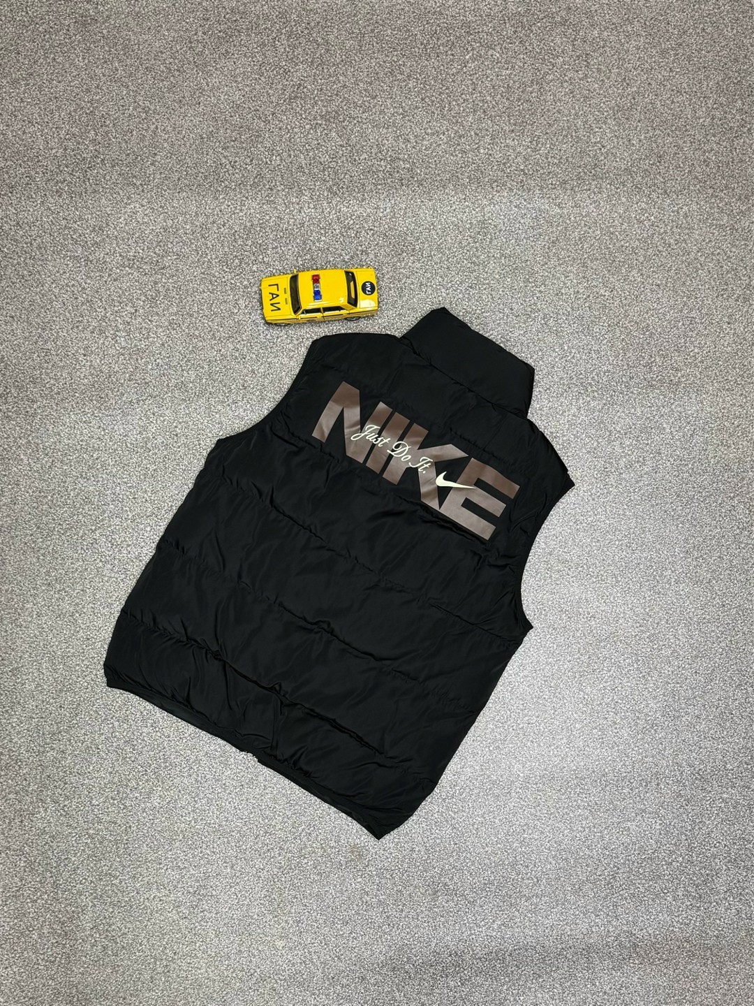 жилет мужской утепленный найк,жилетка nike,nike nocta жилетка,бежевая жилетка,жилетка