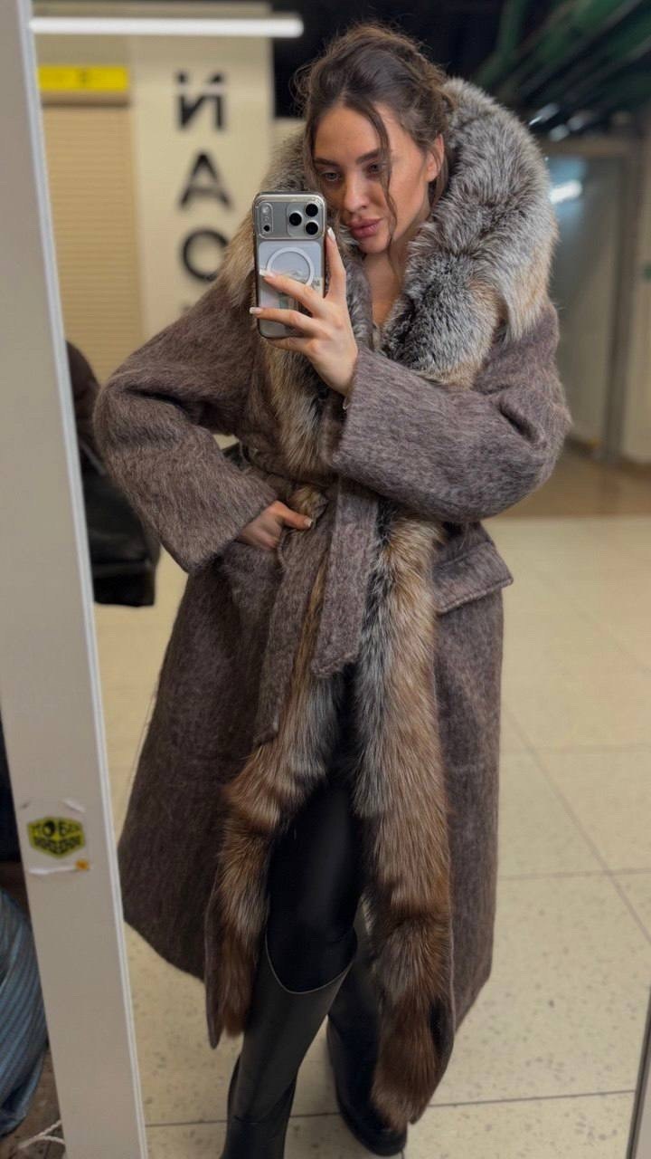 пальто зимнее,пальто с мехом,пальто с натуральным мехом,пальто с воротником,пальто с меховым воротником