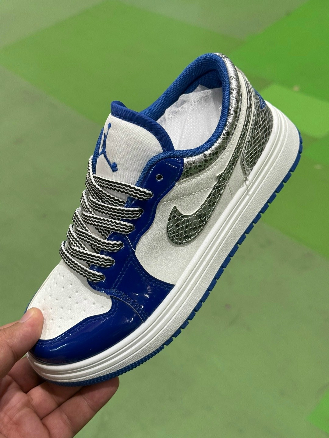 кроссовки,женские кроссовки, женская,спортивный ,кроссовки nike air jordan 1 low