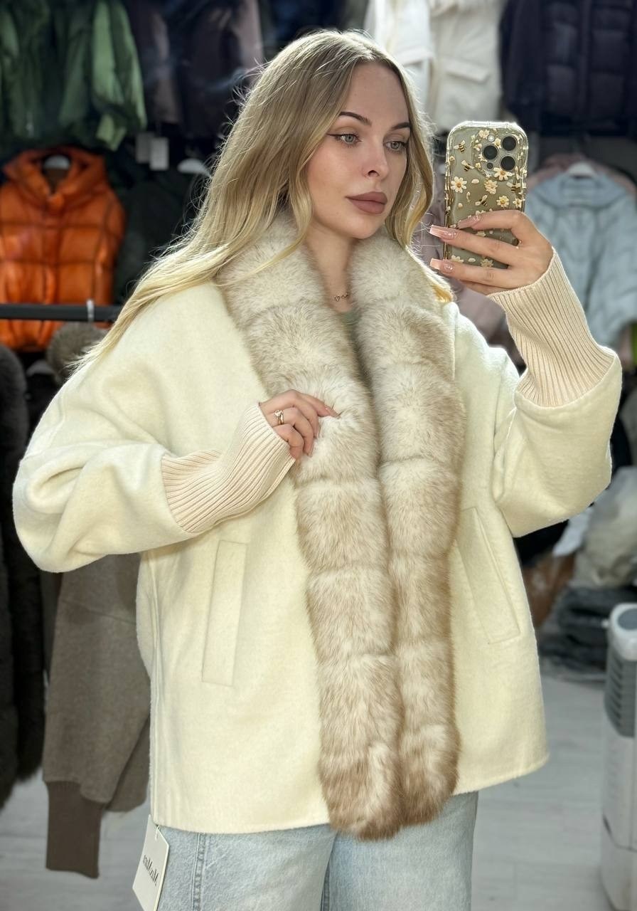 пальто с мехом,пальто с норкой,шерстяное пальто с меховой отделкой blumarine,пальто с мехом норки,короткое меховое пальто из соболиного меха