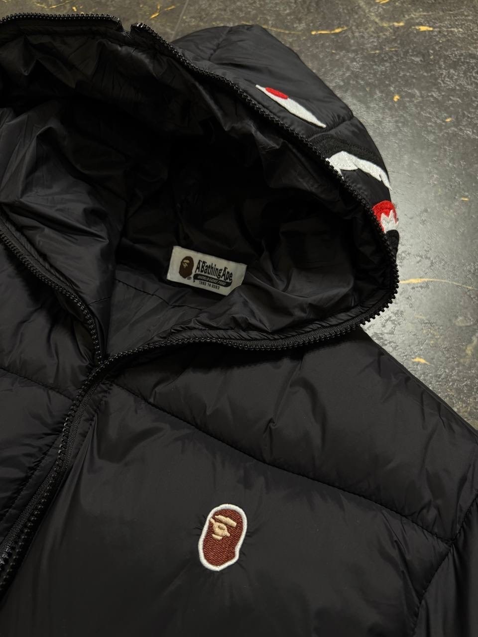 куртка бейп шарк,пуховик bape shark,bape shark hoodie,пуховик bape,куртка bape