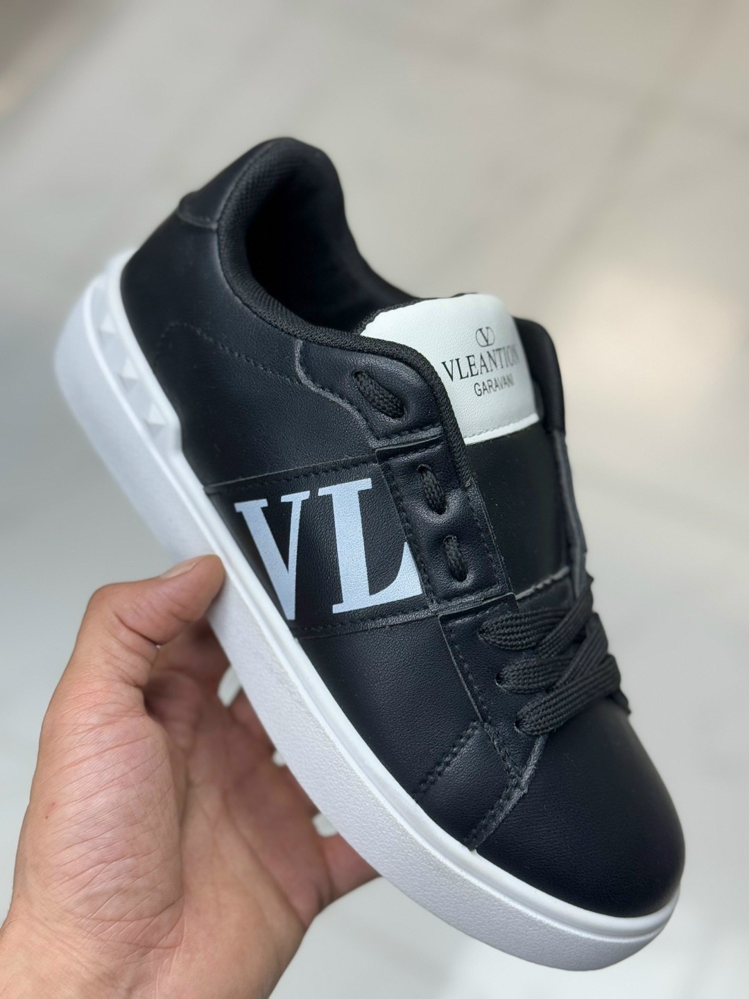 ,кеды valentino,valentino кроссовки,кроссовки женские valentino,кеды валентино