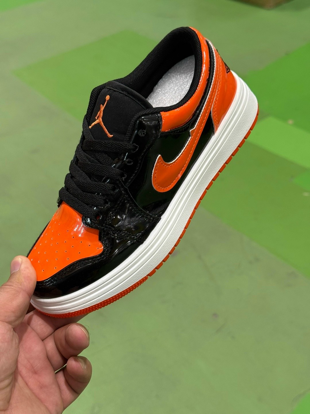 кроссовки,женские кроссовки, женская,спортивный ,кроссовки nike air jordan 1 low