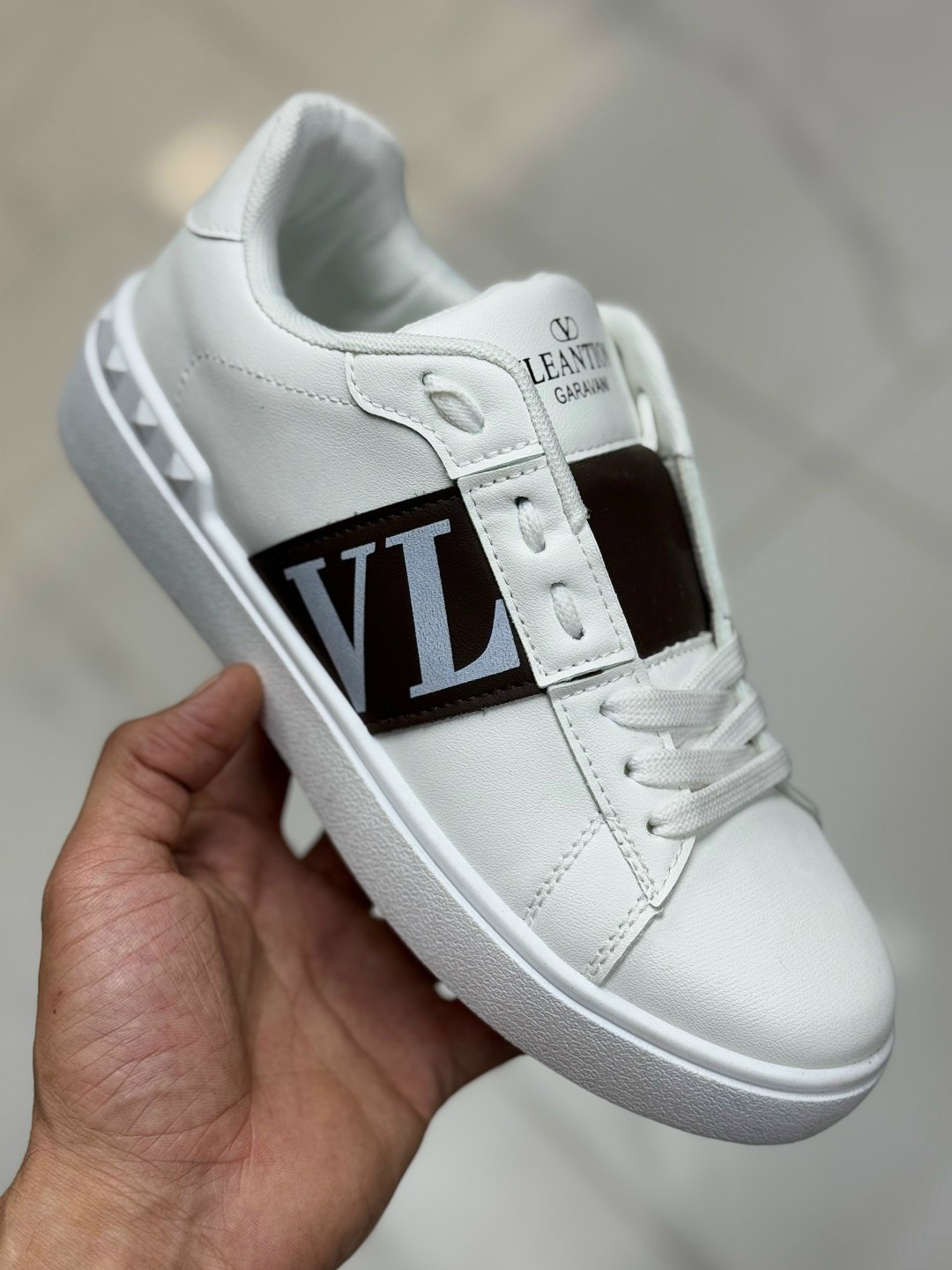 ,кеды valentino,valentino кроссовки,кроссовки женские valentino,кеды валентино
