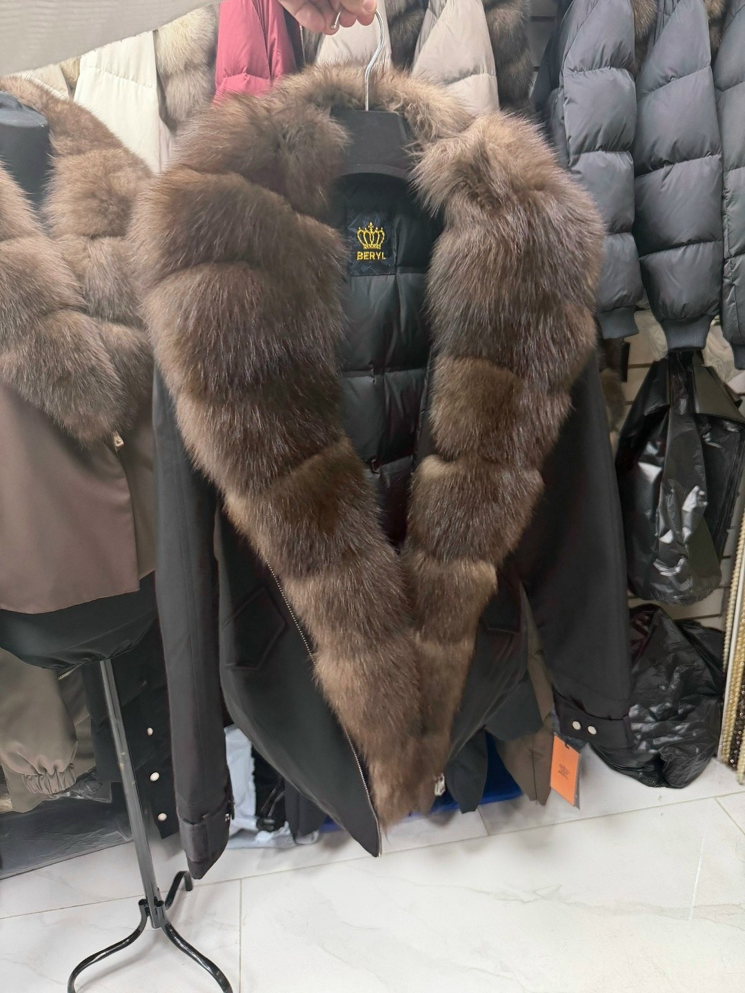 парка с натуральным мехом,парка с мехом,парка женская с натуральным мехом,зимняя парка с мехом песца,парка с мехом песца