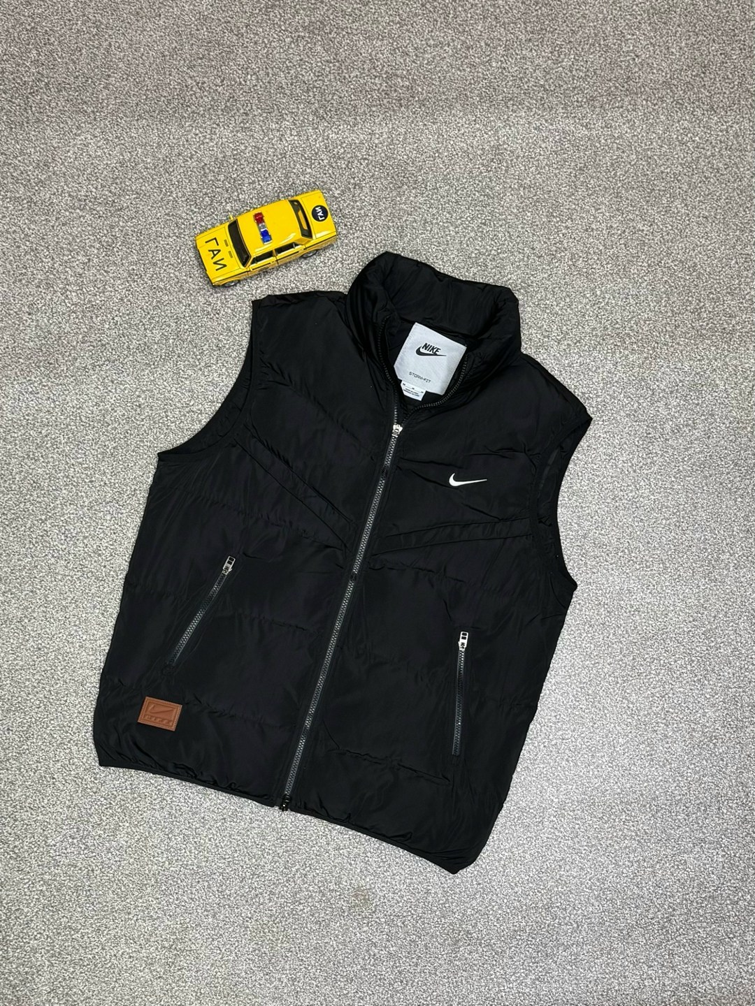 жилет мужской утепленный найк,жилетка nike,nike nocta жилетка,бежевая жилетка,жилетка