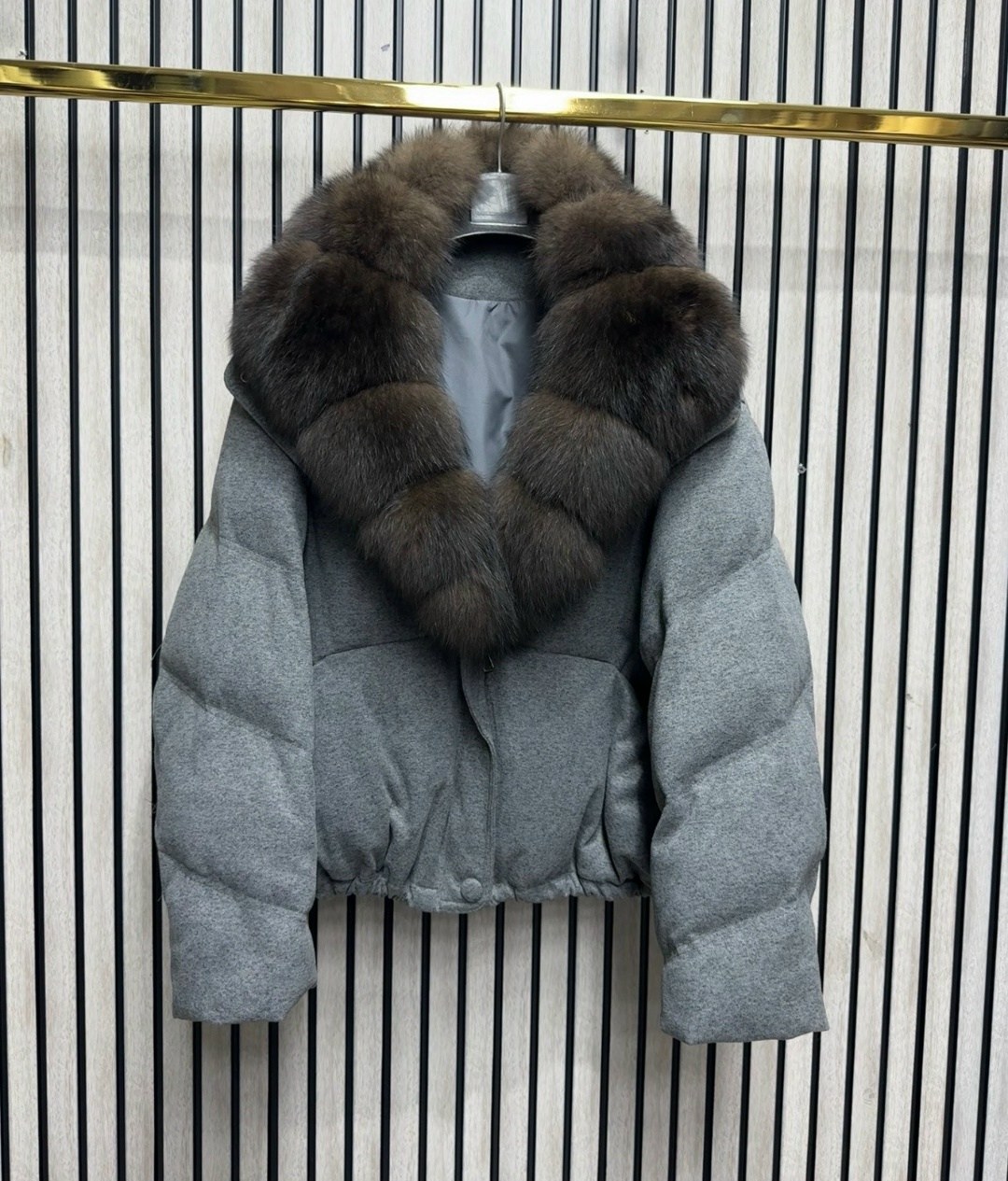 короткий пуховик,куртка с мехом,женский пуховик,меховая куртка,куртка женская с мехом