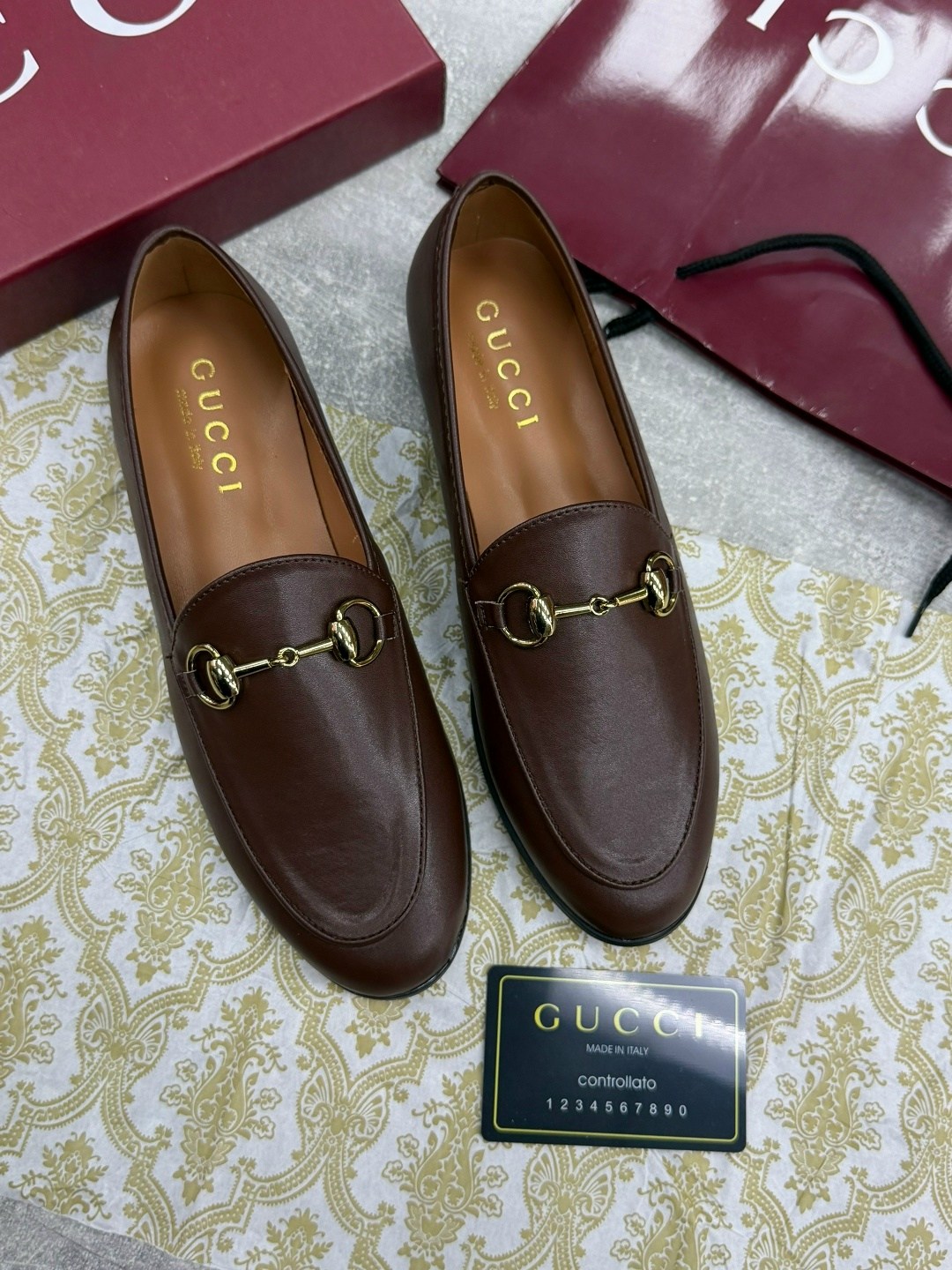кожаные лоферы gucci jordaan horsebit коричневые,лоферы gucci,лоферы гуччи женские оригинал,лоферы женские gucci,гуччи лоферы