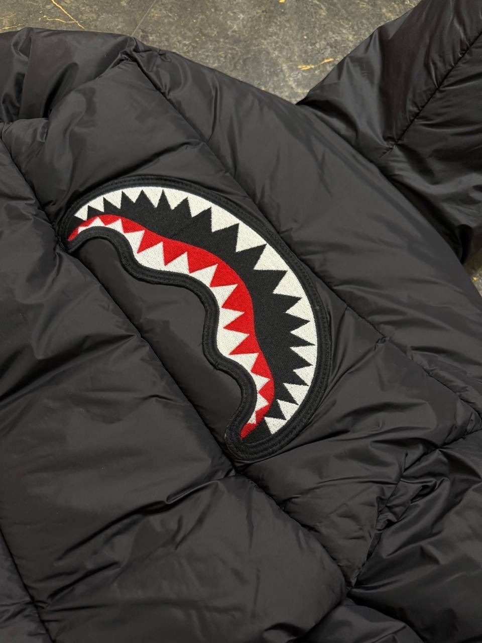 куртка бейп шарк,пуховик bape shark,bape shark hoodie,пуховик bape,куртка bape