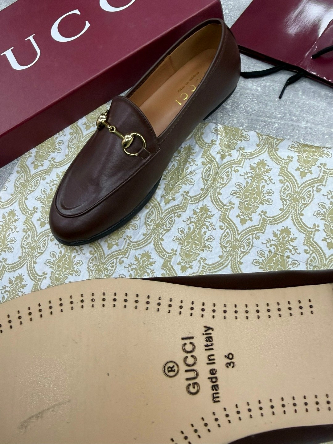 кожаные лоферы gucci jordaan horsebit коричневые,лоферы gucci,лоферы гуччи женские оригинал,лоферы женские gucci,гуччи лоферы