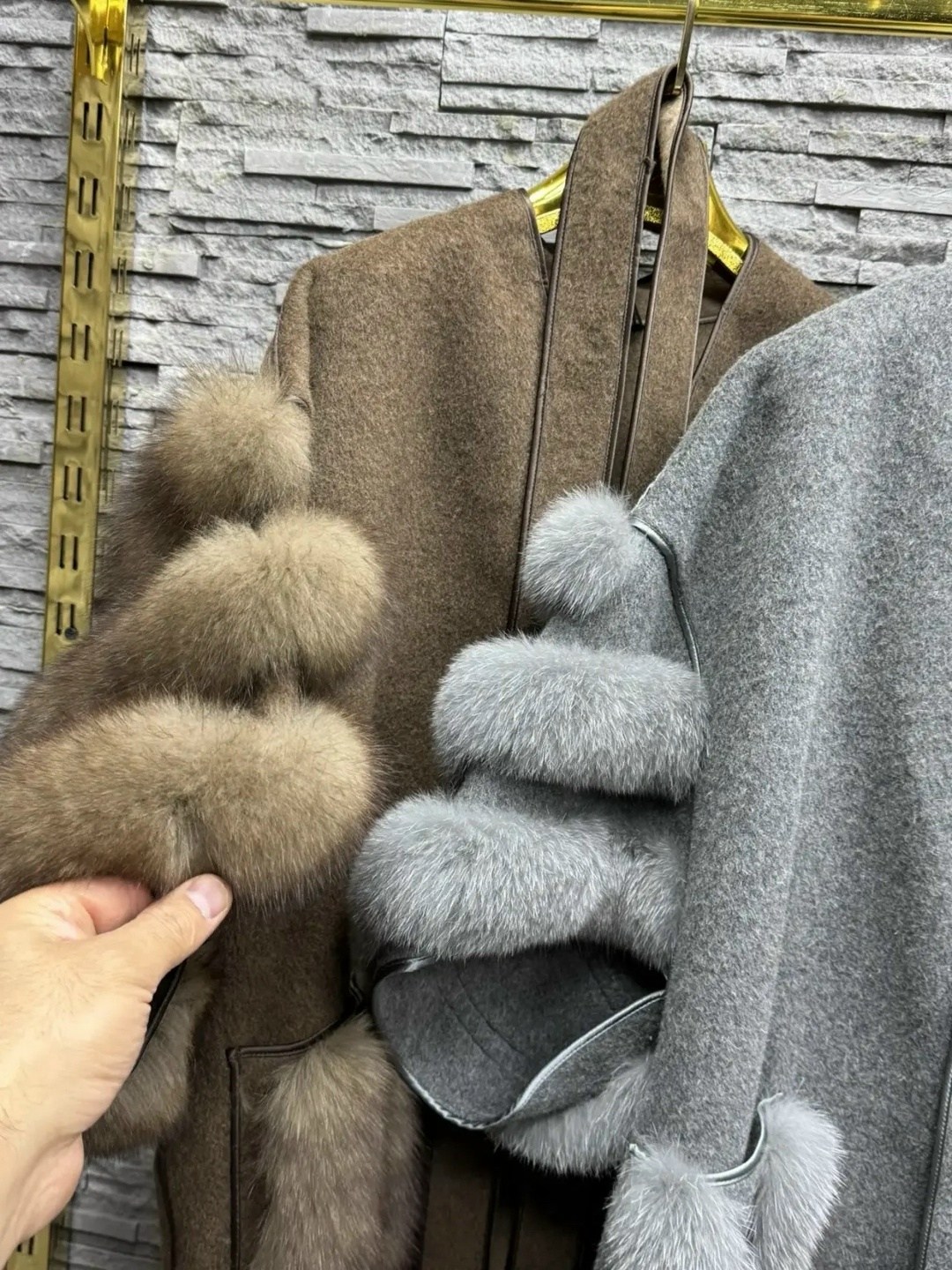 пальто кашемировое с мехом финского песца модель кимоно,пальто из натуральной шерсти с мехом песца,пальто с мехом,пальто с натуральным мехом,пальто кашемир с мехом финского песца