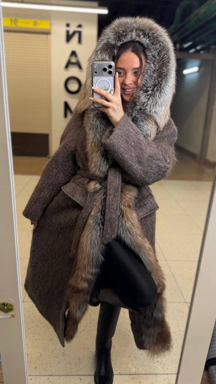 пальто зимнее,пальто с мехом,пальто с натуральным мехом,пальто с воротником,пальто с меховым воротником