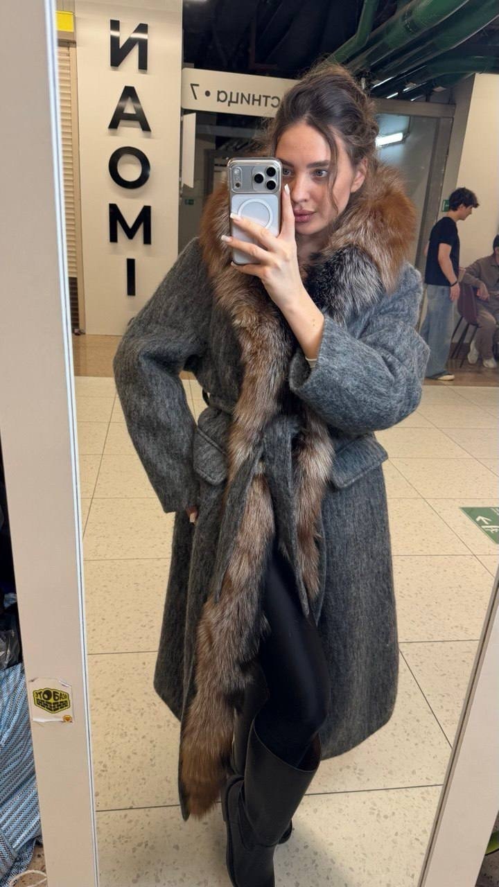 пальто с чернобуркой,пальто с мехом,пальто зимнее,шерстяное пальто,роскошное теплое меховое пальто с воротником из меха чернобурки
