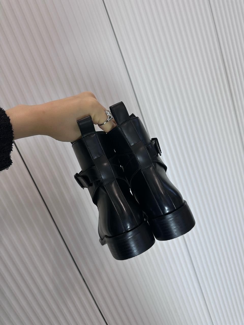 ,женские ботинки,ботинки модные,женская ,короткие сапоги