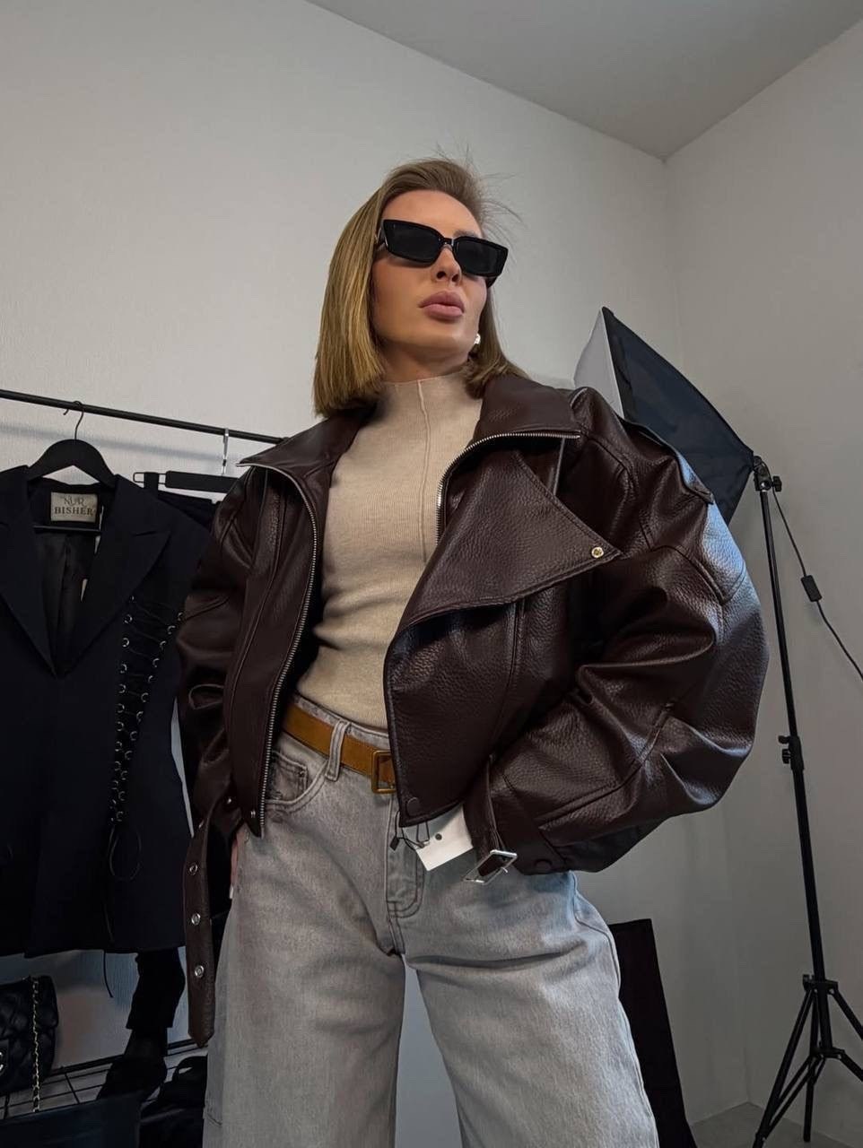 женская куртка кожаная оверсайз короткая okssana firsanova,косуха oversize,женская куртка кожаная оверсайз короткая oksana firsanova,косуха женская,кожаная куртка женская