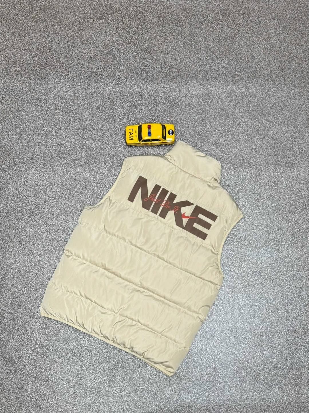 жилет мужской утепленный найк,жилетка nike,nike nocta жилетка,бежевая жилетка,жилетка