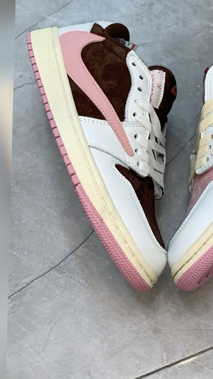 кроссовки nike travis scott x air jordan 1 low,кроссовки air jordan 1 low x travis scott,nike air jordan 1 low travis scott,женские кроссовки,nike air jordan 1 low x travis scott