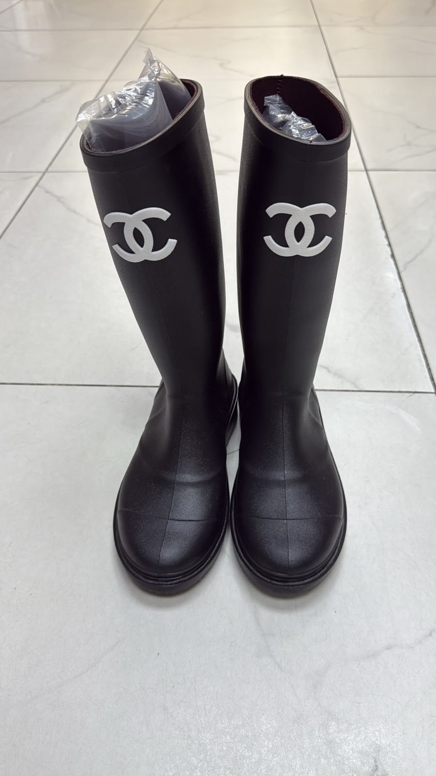 резиновые сапоги chanel,сапоги chanel,шанель сапоги резиновые,резиновые сапоги,сапоги шанель