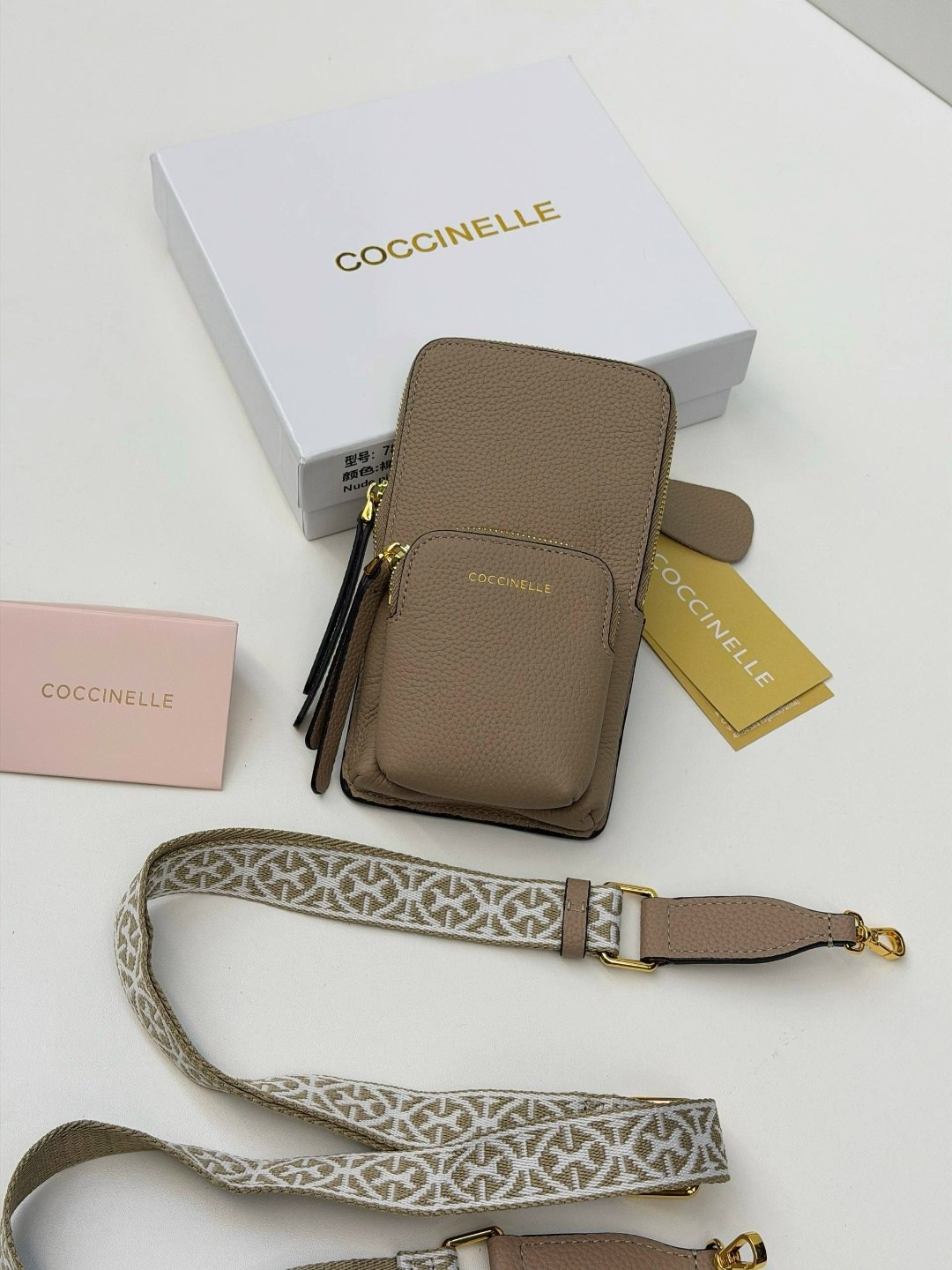 сумка coccinelle,сумочка для телефона,сумка,женская сумка coccinelle,сумка через плечо coccinelle