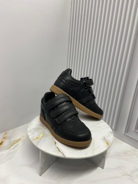 Кроссовки