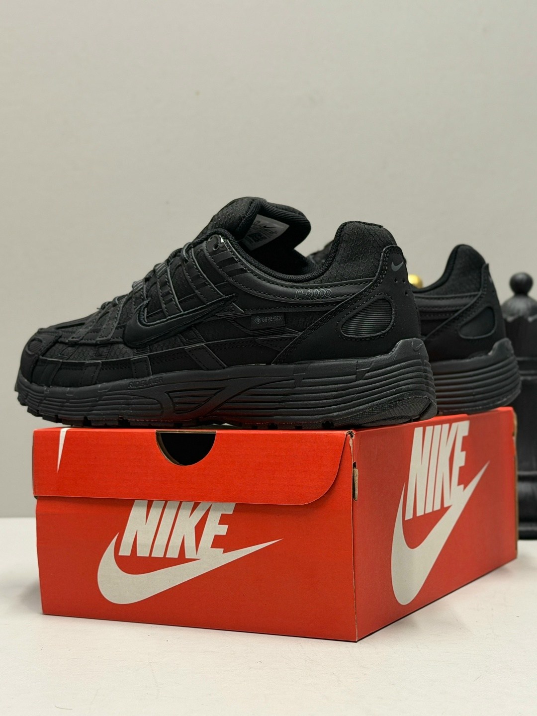 кроссовки мужские с логотипом nike p6000,кроссовки nike p-6000,демисезонные кроссовки найк p-6000 gore-tex,кроссовки зимние nike,кроссовки nike p-6000 черные