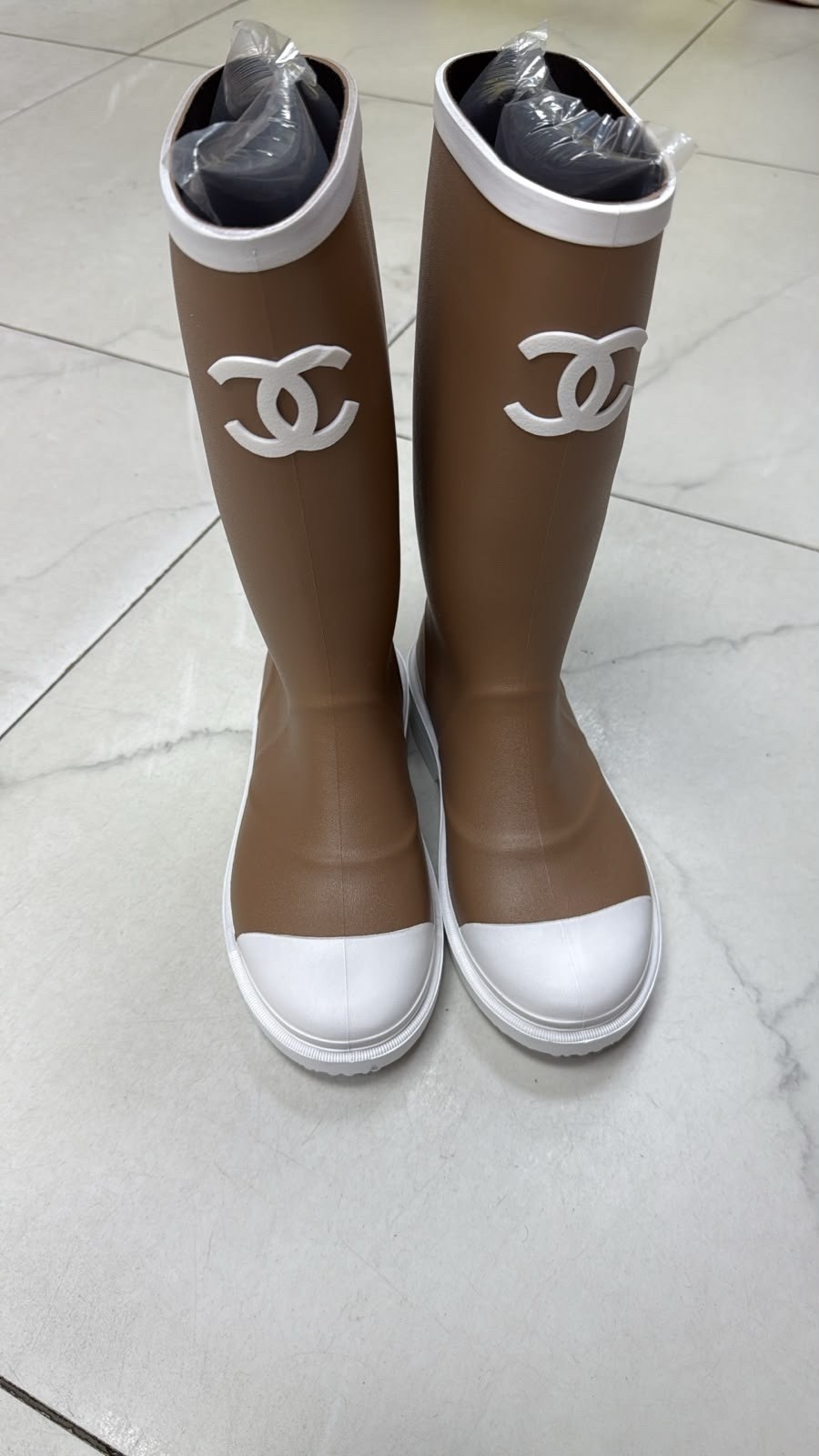 резиновые сапоги chanel,сапоги chanel,шанель сапоги резиновые,резиновые сапоги,сапоги шанель