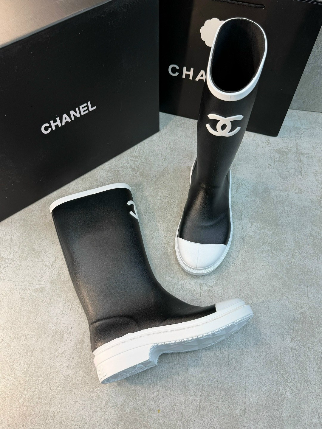 резиновые сапоги chanel,шанель сапоги резиновые,сапоги chanel,резиновые сапоги,женские резиновые сапоги