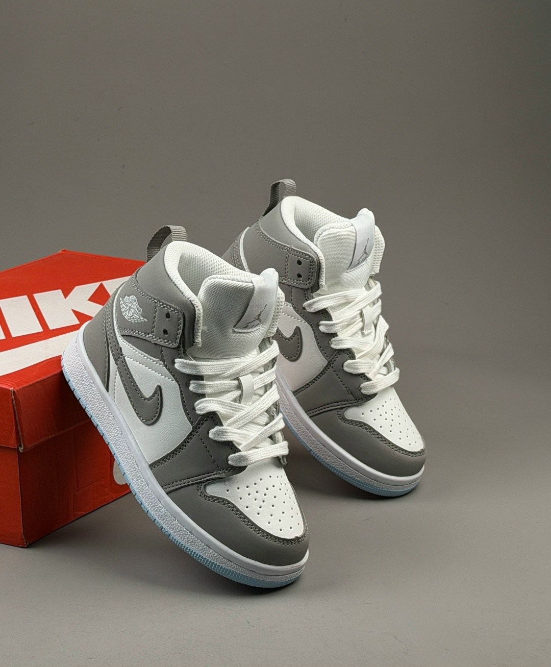 кроссовки nike air jordan 1 mid wolf grey aluminum,кроссовки nike air jordan 1 mid wolf grey,кроссовки nike air jordan 1,кроссовки air jordan 1 mid se,nike air jordan 1 mid