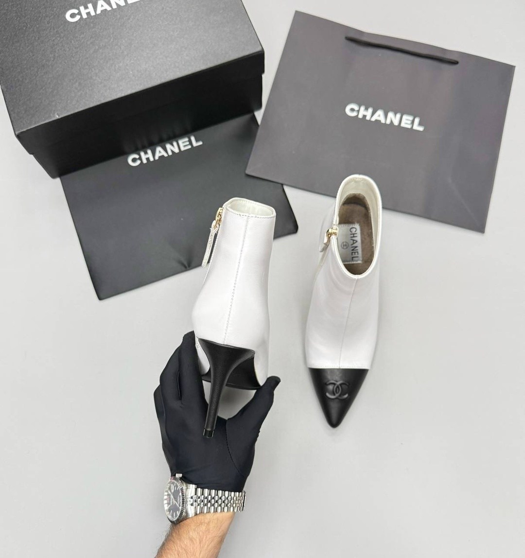 ботильоны chanel,черные кожаные ботильоны chanel,черные кожаные ботильоны chanel арт. 45k49s33,ботильоны шанель,черные кожаные ботильоны chanel lm-21681
