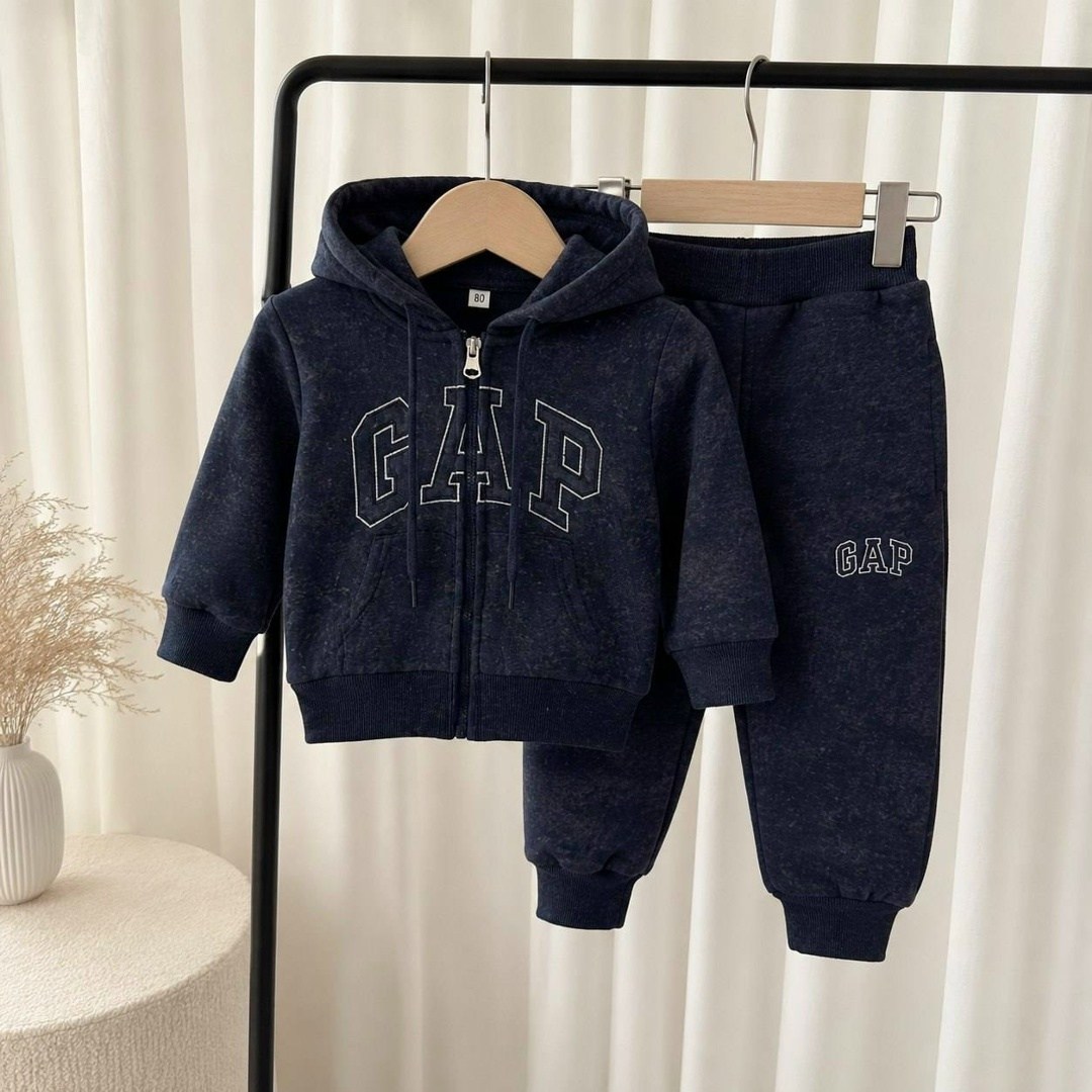 спортивный костюм gap,спортивный костюм на мальчика,спортивные костюм,одежда для мальчика,спортивный костюм детский