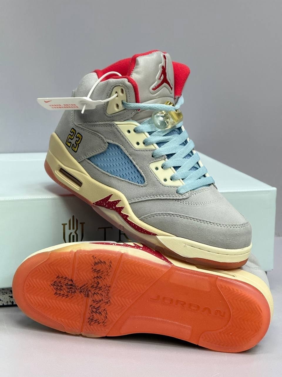 кроссовки nike air jordan 5 retro,кроссовки nike air jordan 5 retro ice blue,кроссовки nike air jordan 5,кроссовки air jordan 5 retro,кроссовки trophy room x air jordan 5 retro ice