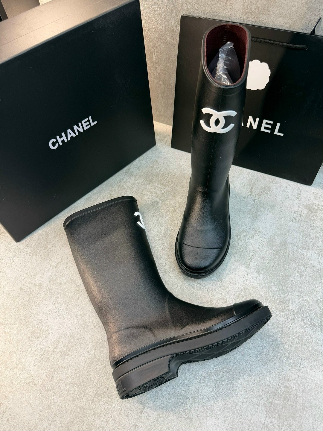 резиновые сапоги chanel,шанель сапоги резиновые,сапоги chanel,резиновые сапоги,женские резиновые сапоги
