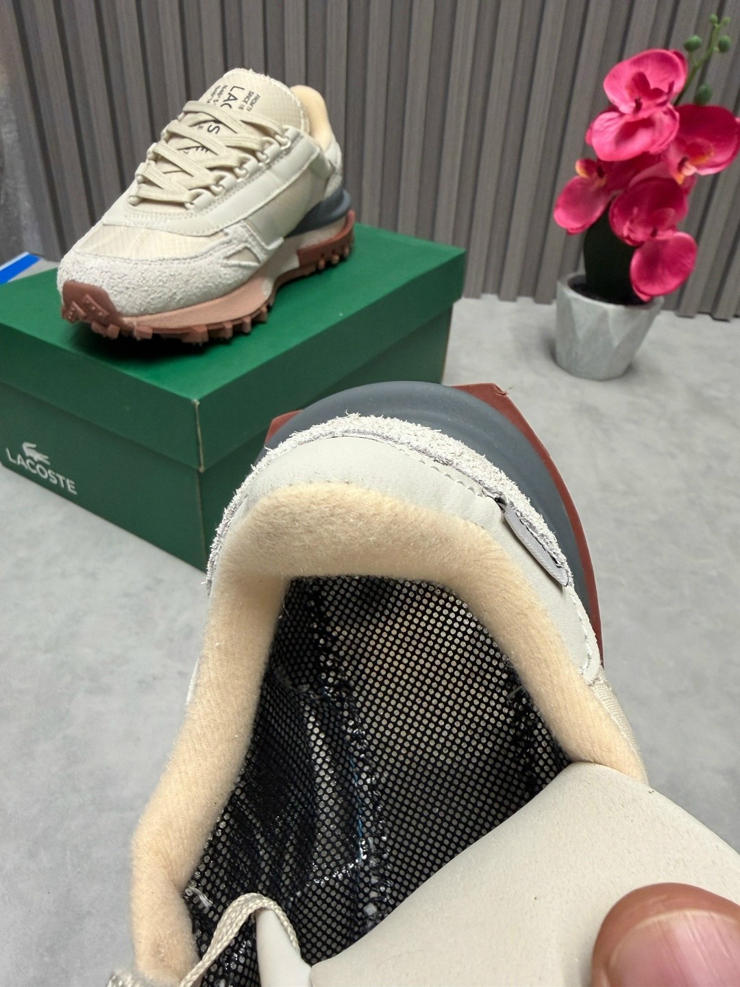 кроссовки lacoste elite active,кроссовки lacoste женские,кроссовки lacoste,элитные активные кроссовки для женщин lacoste бежевый,женские кроссовки