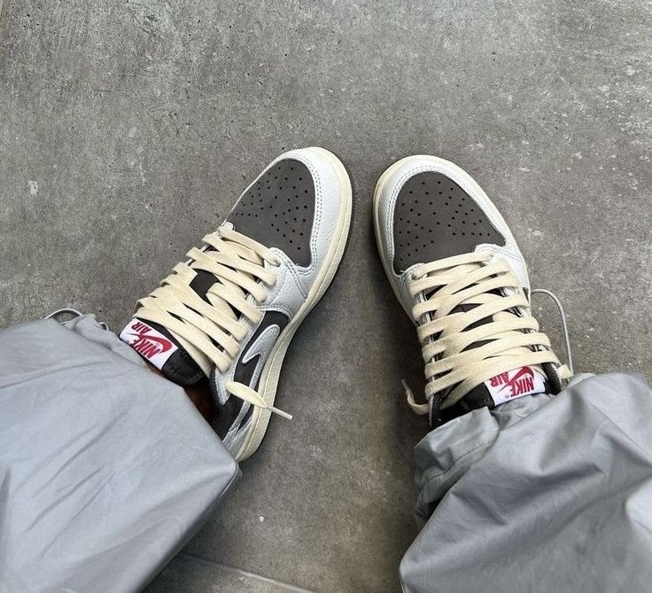 кроссовки nike travis scott x air jordan 1 low,кроссовки air jordan 1 low x travis scott,nike air jordan 1 low travis scott,женские кроссовки,nike air jordan 1 low x travis scott