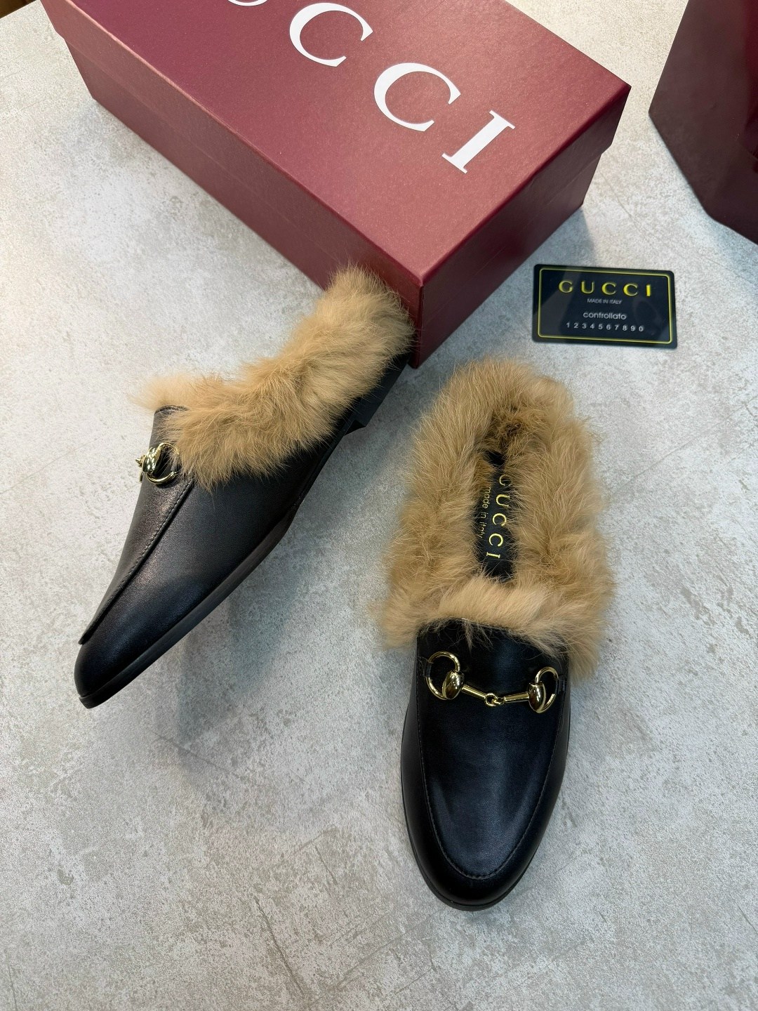 мюли gucci,кожаные лоферы gucci,элегантные меховые лоферы от gucci,лоферы гуччи женские,женские лоферы gucci
