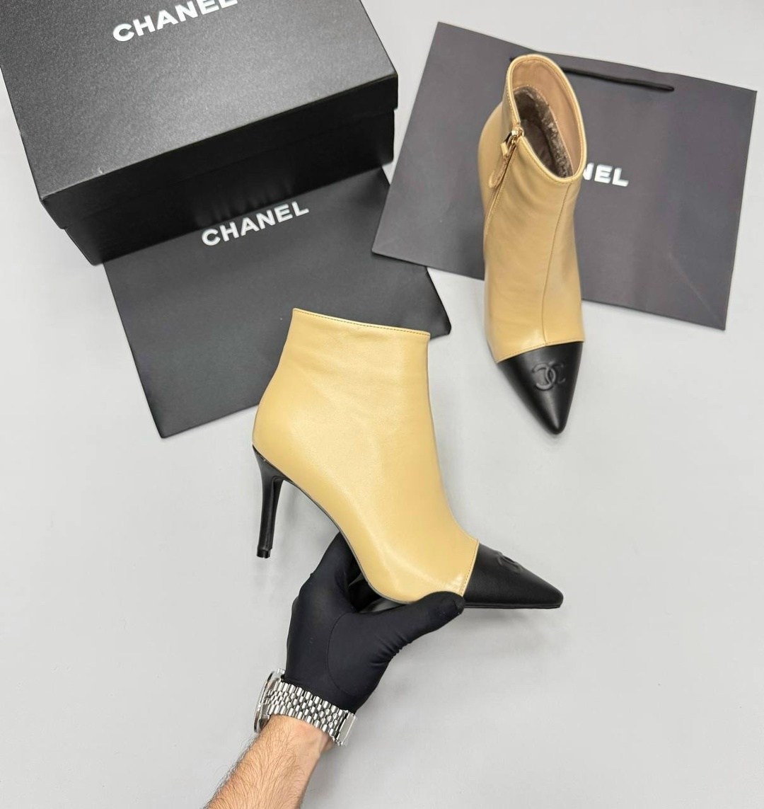 ботильоны chanel,черные кожаные ботильоны chanel,черные кожаные ботильоны chanel арт. 45k49s33,ботильоны шанель,черные кожаные ботильоны chanel lm-21681