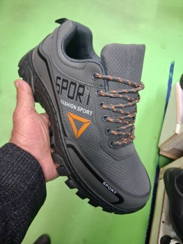 Кроссовки